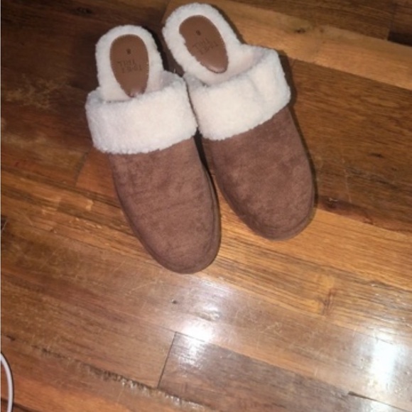 Shoes - Cozy Faux-Suede Shearling Lined Slippers - Brown & Cream
